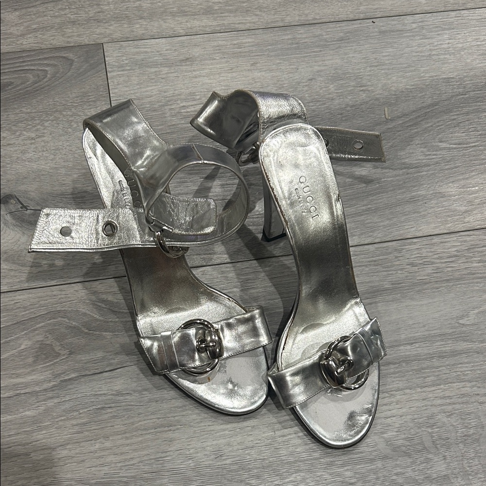 Gucci Metallic Silver Vintage Thick Heels with Buckle Sz 6 1/2 B